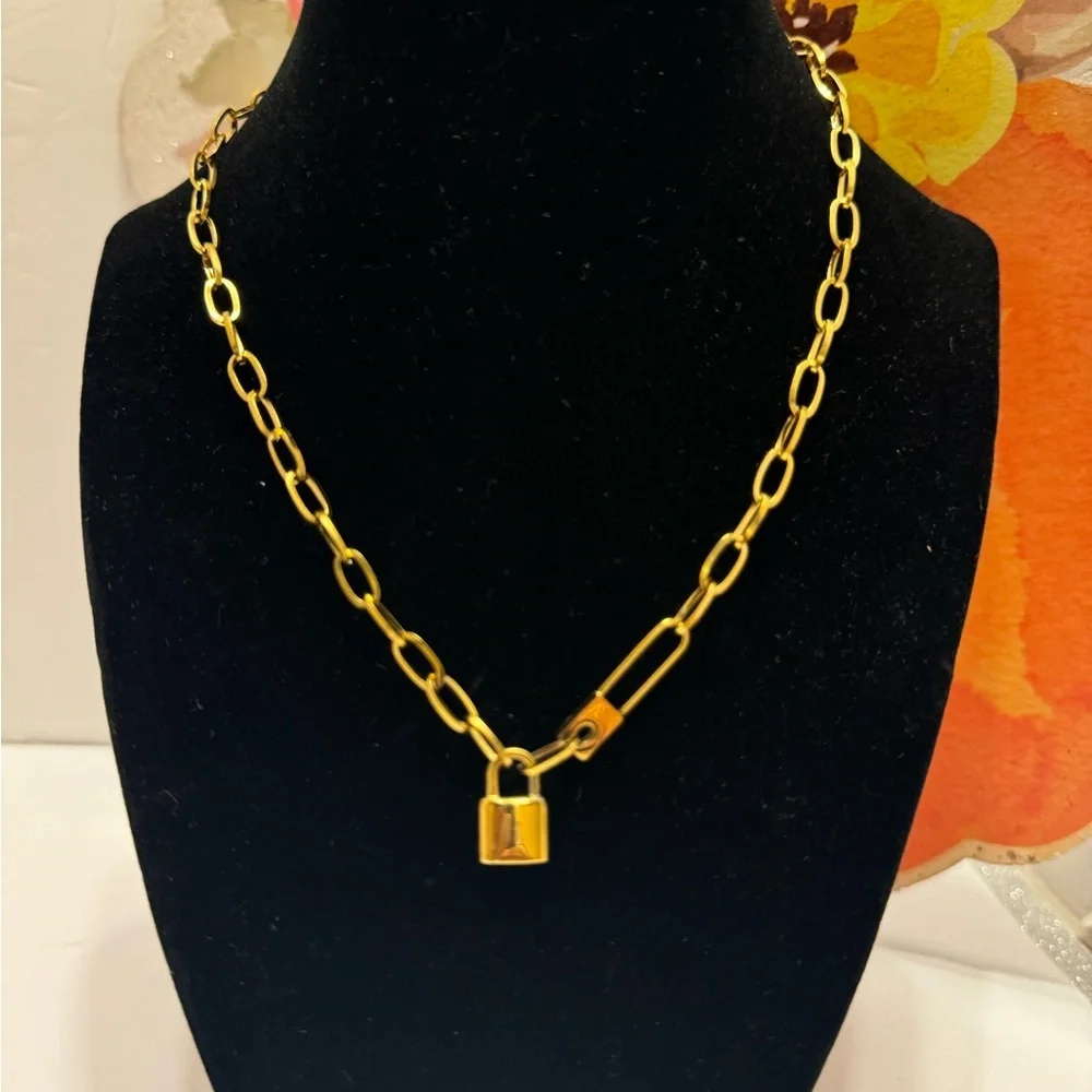 Golden girls statement Necklace, Minimalist Golden Hypoallergenic Necklace